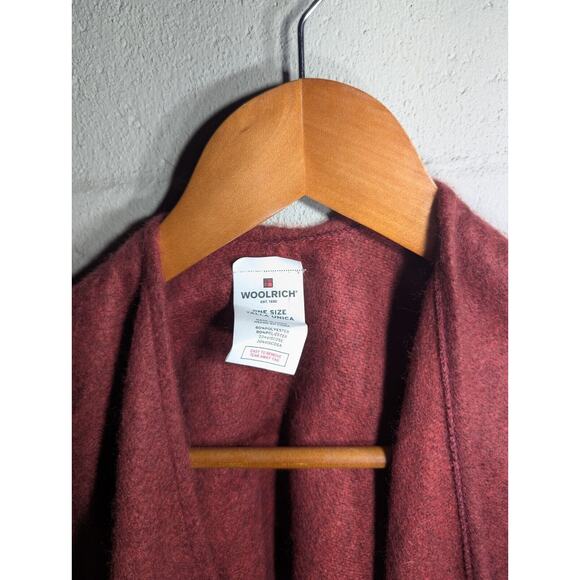 Woolrich Women’s Fleece Shawl Poncho One Size Blanket Cape Burgundy mauve Plaid - Picture 2 of 4